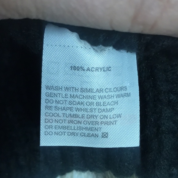 FURTALK WINTER POM POM OVERSIZED SLOUCHED HAT - Picture 4 of 4